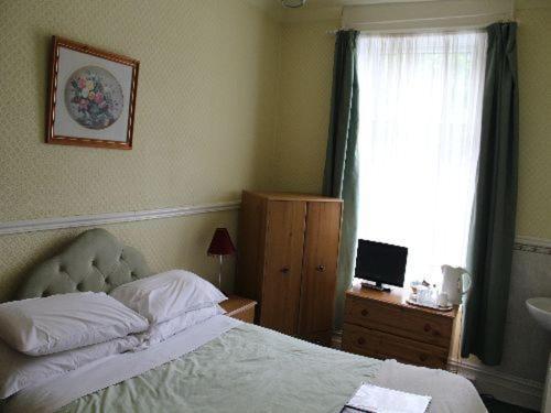 The Knoll Guesthouse Newport  Habitación foto