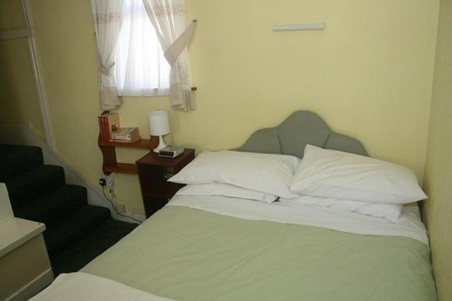 The Knoll Guesthouse Newport  Habitación foto
