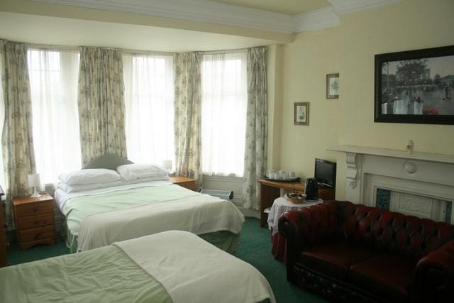 The Knoll Guesthouse Newport  Habitación foto